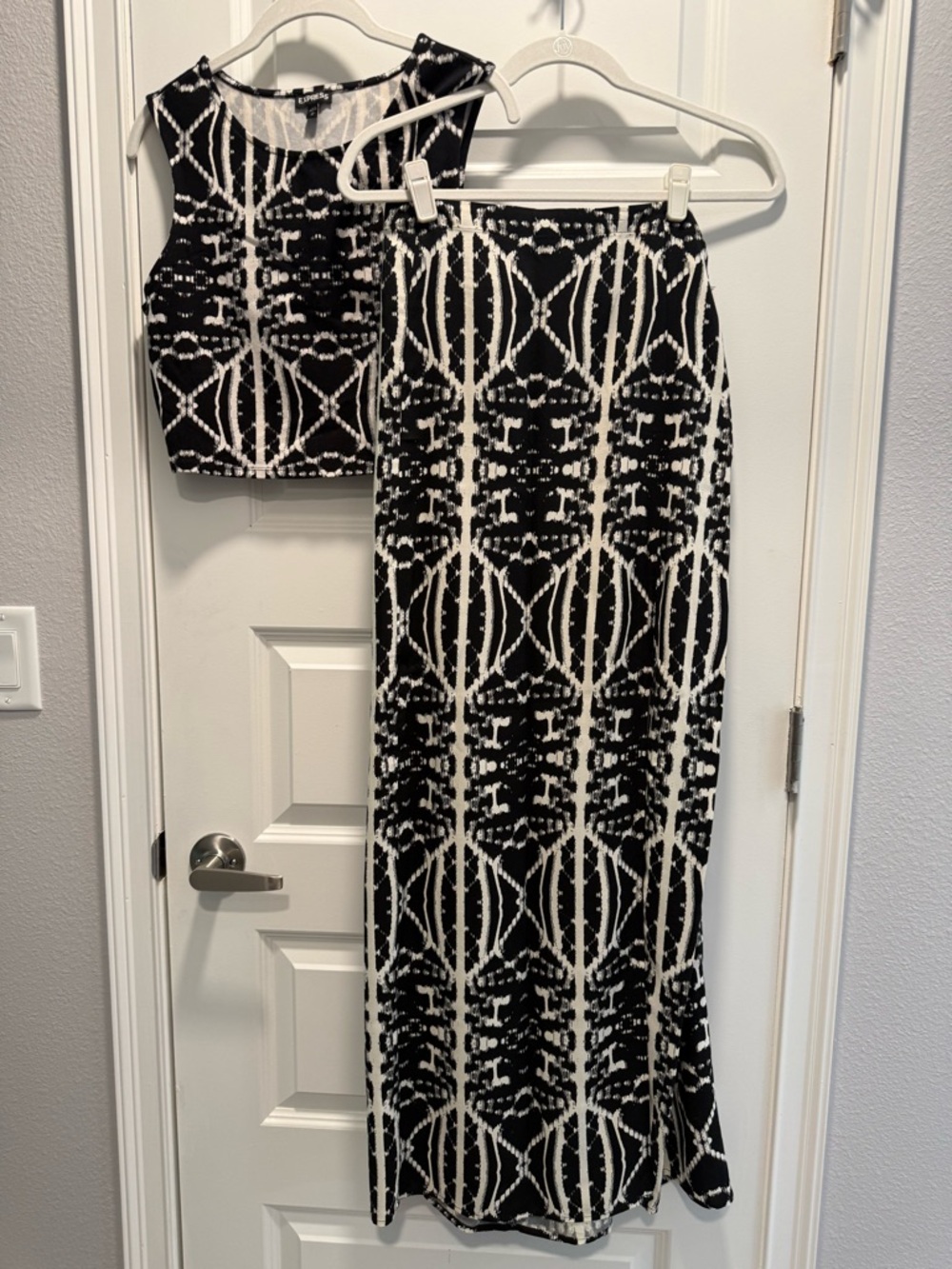 New Express Black and White Patterned Two Piece Set